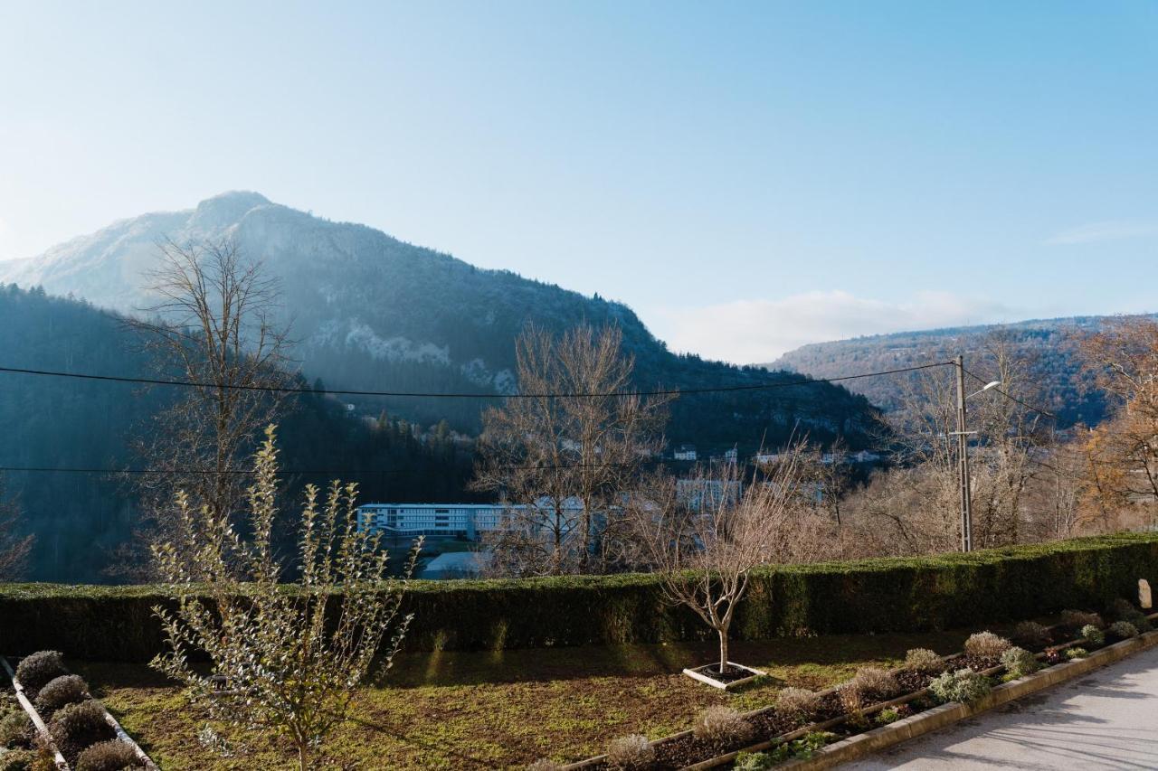 Ferienwohnung Kasa Jura - Au Coeur Des Monts Saint-Claude Exterior foto
